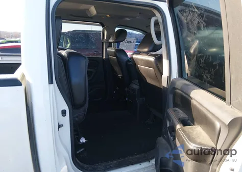 2015 Nissan Titan Pro-4X z USA, uszkodzony, nr VIN 1N6BA0EC7FN506202